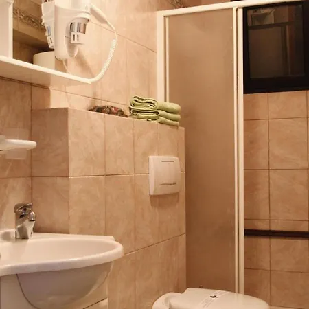 Comfort Roza In فيلة